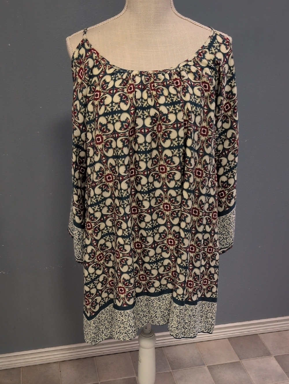 Umgee PaisleyFloral Bohemian Cold Shoulder Knee Length Dress Resortwear Festival